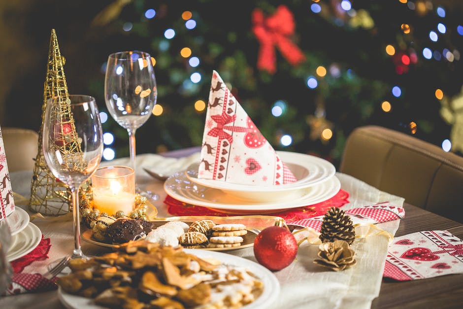 Join us for a delightful Christmas lunch at Howlands on Friday, December 15th, at 1:00 pm!